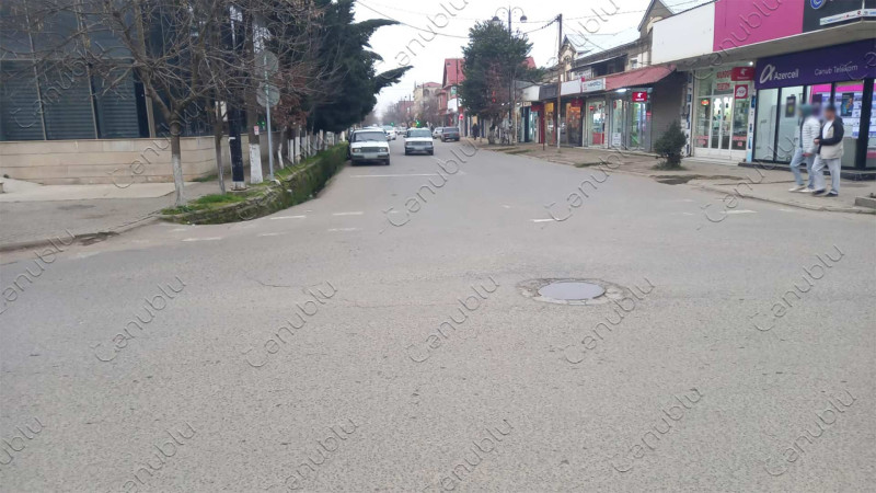 Pozulan piyada zolağı sakinlərə çətinlik yaradır