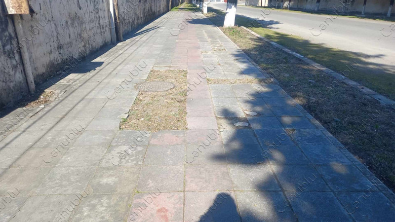 Astara şəhərinin mərkəzi küçələrinin piyada səkiləri dağılıb