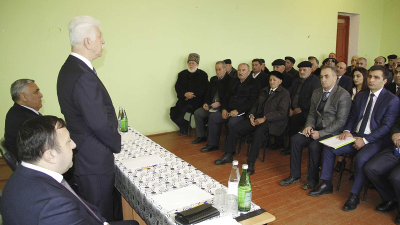 Rafiq Cəlilov Komanlı kəndində səyyar qəbul-görüş keçirib