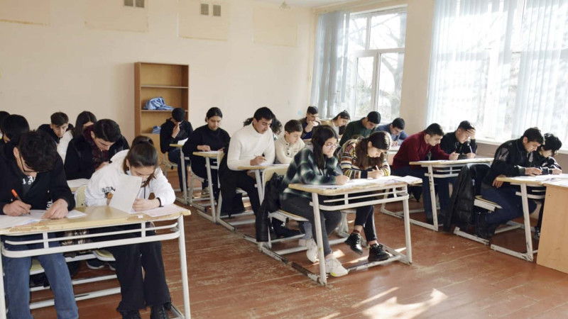 Şagirdlər fənn olimpiadalarının yarımfinal turunda iştirak ediblər
