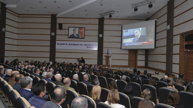 Lənkəranda Heydər Əliyevin 100 illiyinə həsr olunan konfrans keçirilib