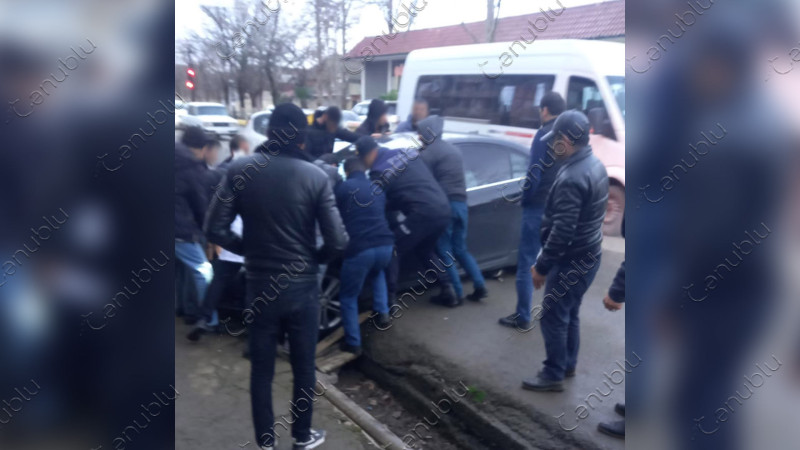 Lənkəranda daha bir avtomobil xəndəyə düşüb