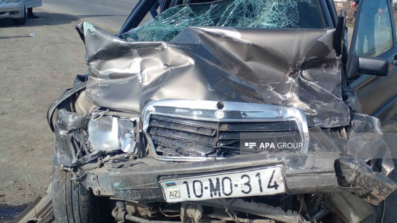 Masallıda vəzifəli şəxs ailəsi ilə birgə qəzaya düşüb