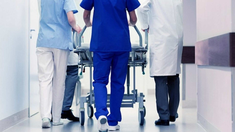 Cəlilabadda avtomobil aşıb: ana və övladı xəsarət alıblar