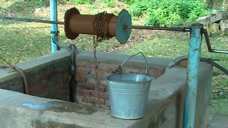 Lənkəranda yaşı bir əsrə yaxın olan su quyusu hələ də sakinlər tərəfindən istifadə olunur