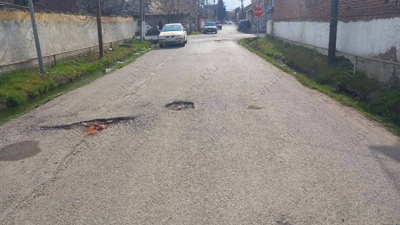Lənkəranın bu küçəsində çuxurlar əmələ gəlib