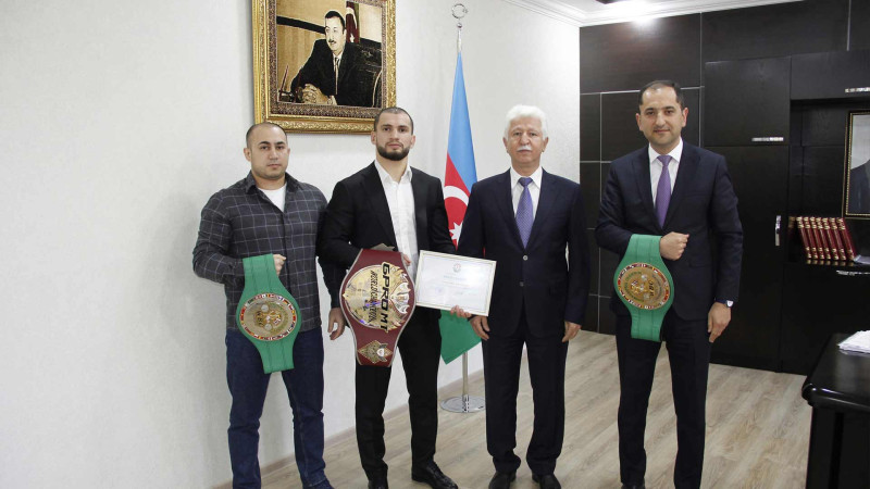 Dünya çempionu icra başçısı ilə görüşüb