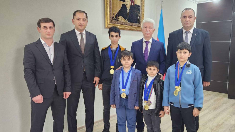 Rafiq Cəlilov şahmatçılarla görüşüb