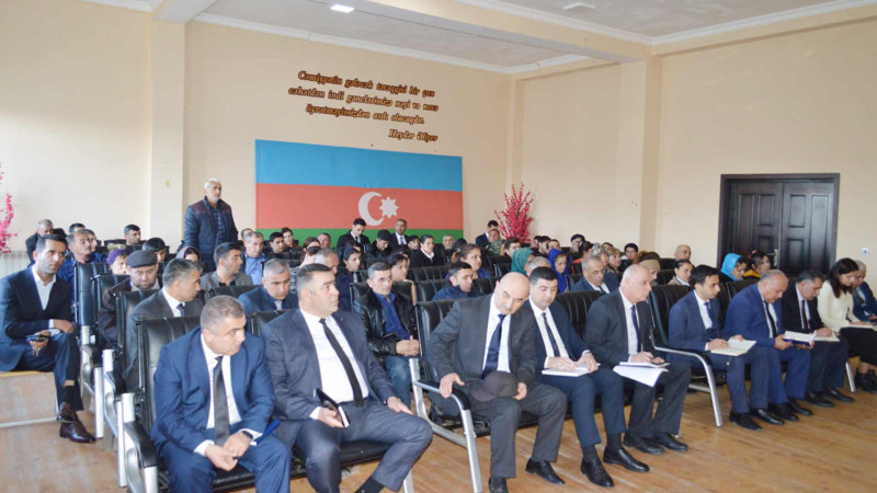 Qəzənfər Ağayev Artupa kənd sakinləri ilə görüşüb