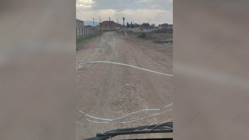 Sovet dövründən asfalt üzü görməyən kənd yolu