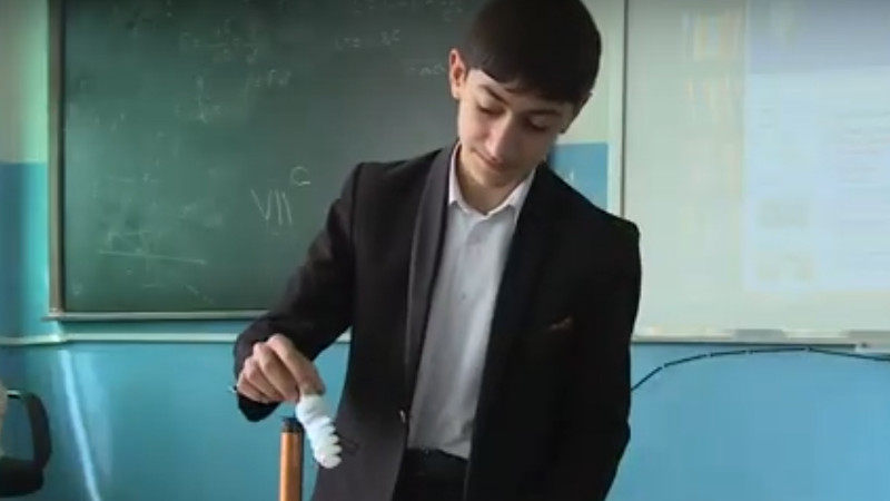 Lənkəranlı şagirdlər məşhur fiziklərin kəşf etdiyi qurğuların kiçik formasını hazırlayırlar