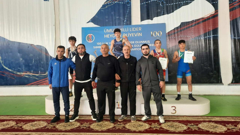 Lənkəranlı güləşçilər Bakıdan medallarla dönüblər