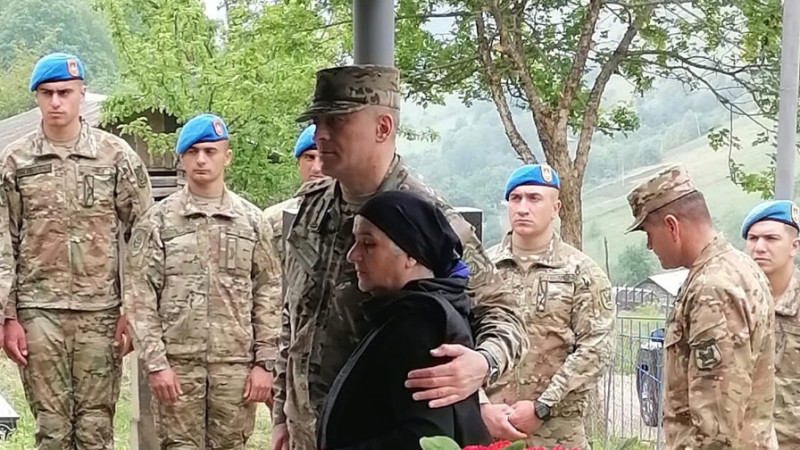 Vətən müharibəsi Qəhrəmanı Hikmət Mirzəyev Astarada Pəncəli Teymurovun anası ilə görüşüb
