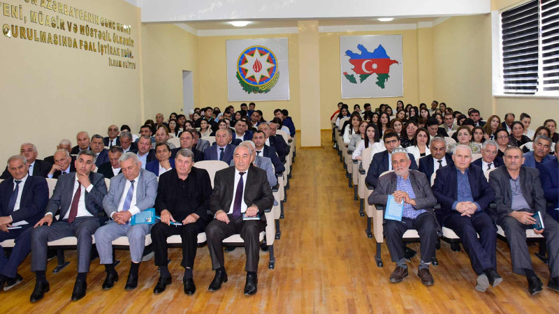 İltifat Məmmədovun yubileyinə həsr olunan filmin və kitabın təqdimatı keçirilib