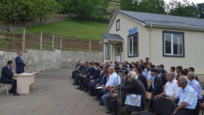 Qəzənfər Ağayev Dürriyə kəndində səyyar qəbul-görüş keçirib