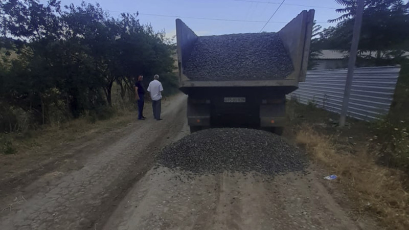 Cəlilabadın Şorbaçı kəndinin yollarında təmir işləri aparılır