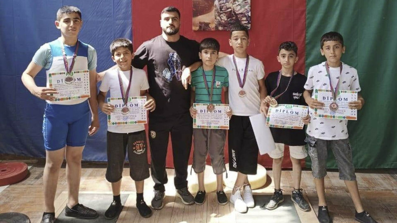 Cəlilabadda ağır atletika üzrə yarış keçirilib