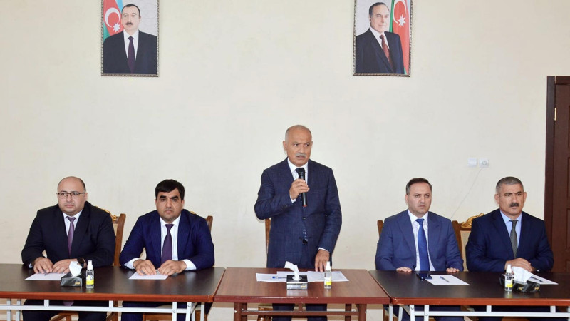Araz Əhmədov Köhnə Zuvand kənd sakinləri ilə görüşüb