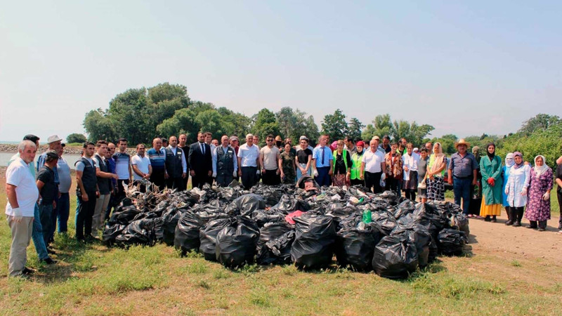 Lənkərançayın sahilində təmizlik aksiyası keçirilib