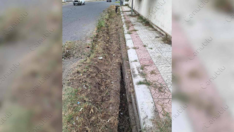 Lənkəranın bu küçəsinin xəndəyi uçub