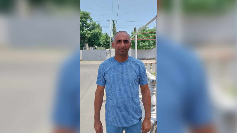 42 yaşlı astaralı pəhləvan dişləri ilə qəpiyi əyir