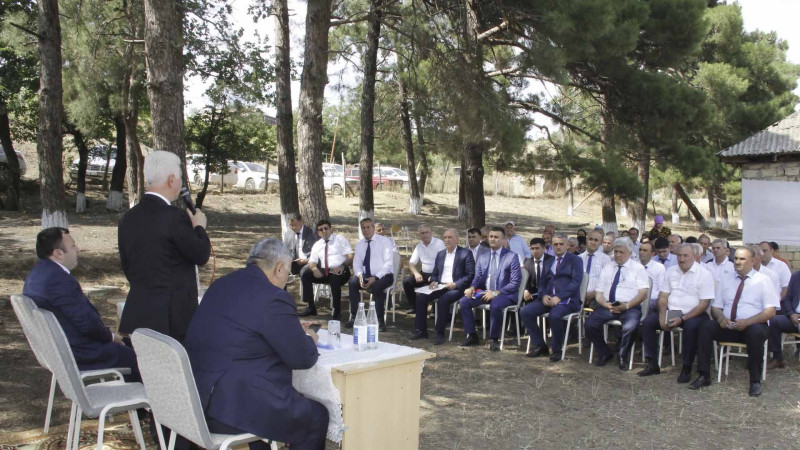 Rafiq Cəlilov Çinar kənd sakinləri ilə görüşüb