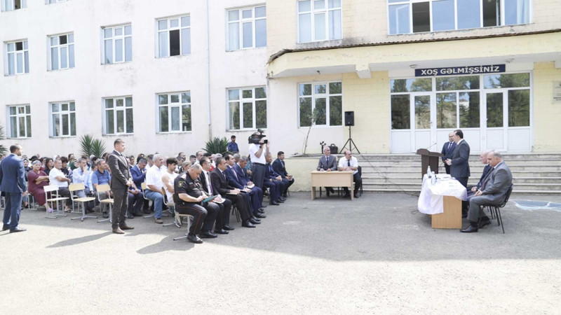 Taleh Qaraşov Sütəmurdov kəndinin sakinləri ilə görüşüb