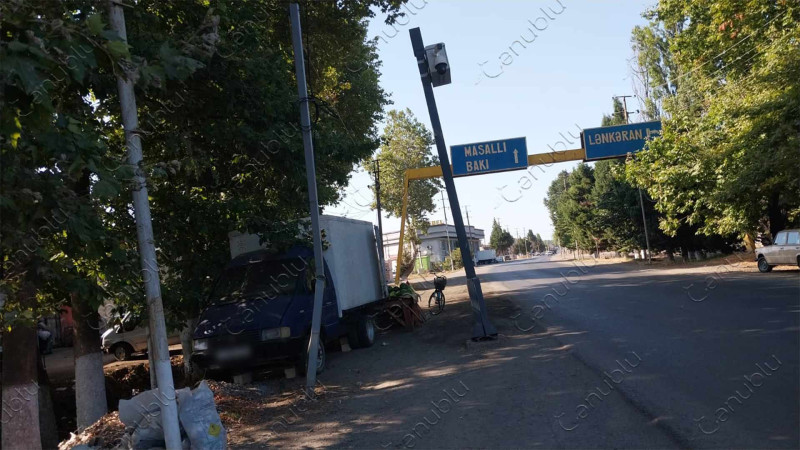 Şiləvar kəndi ərazisində yerləşən dirəklər qəzalı vəziyyətdədir