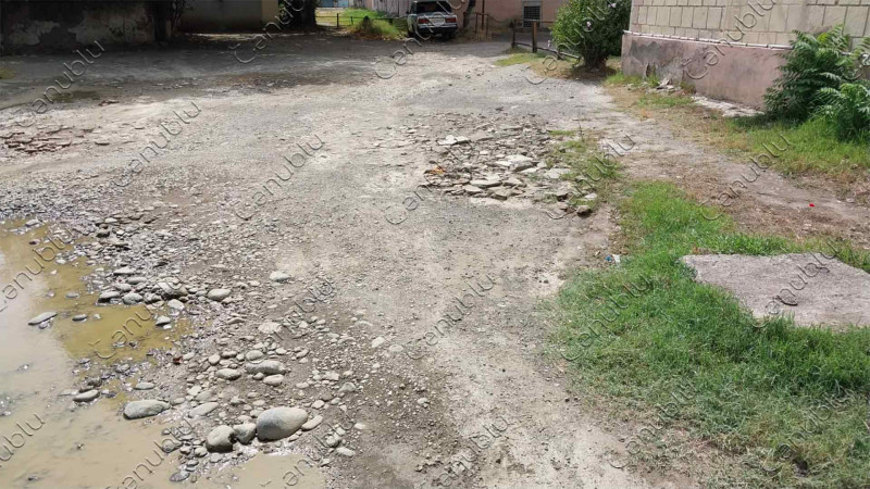 Lənkəranın bu küçəsinin sakinləri yayda palçıqlı yolla gedib-gəlirlər