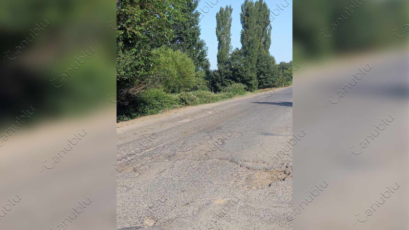 Lənkəranın kələ-kötür kənd yolu sakinləri narahat edir