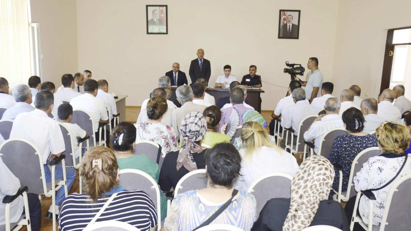 Araz Əhmədov Mahmudavar sakinləri ilə görüş keçirib