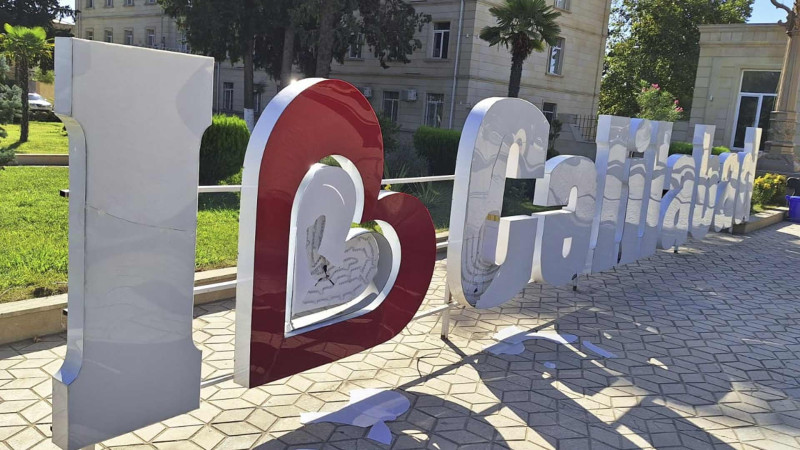 Cəlilabadda yerləşən “I love Cəlilabad” lövhəsi sındırılıb
