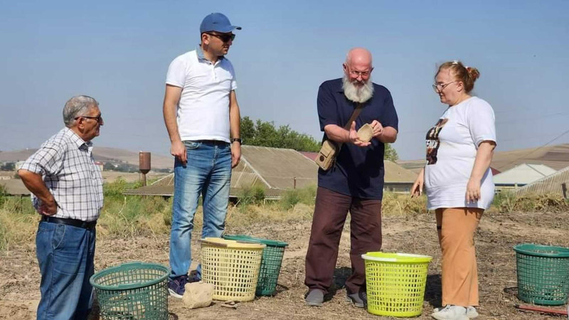 Cəlilabadda 9 min il əvvələ aid edilən yaşayış məskənində qazıntı işləri aparılır