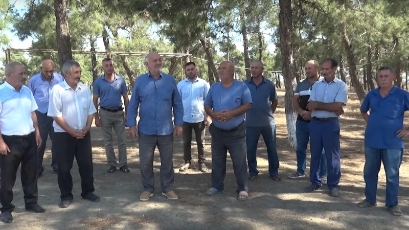 Cəlilabad: bu kənddə qaz ola-ola sakinlər odun yandırırlar