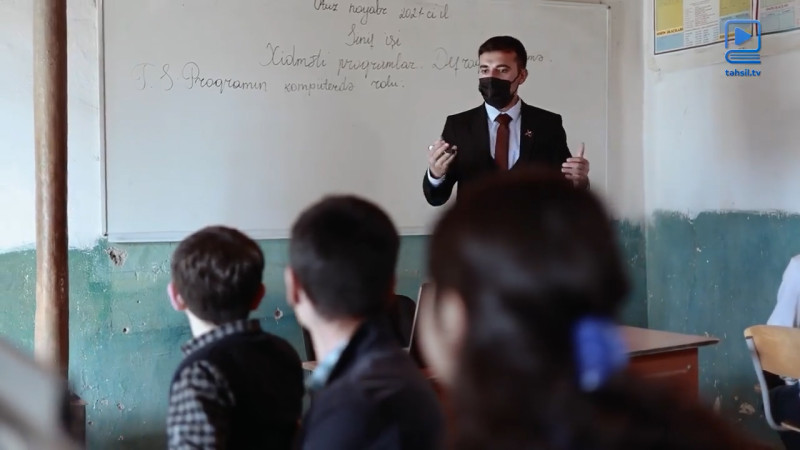 Lənkəranın Diryan kənd məktəbinin müəllimi Vurğun Axunzadəni tanıyaq