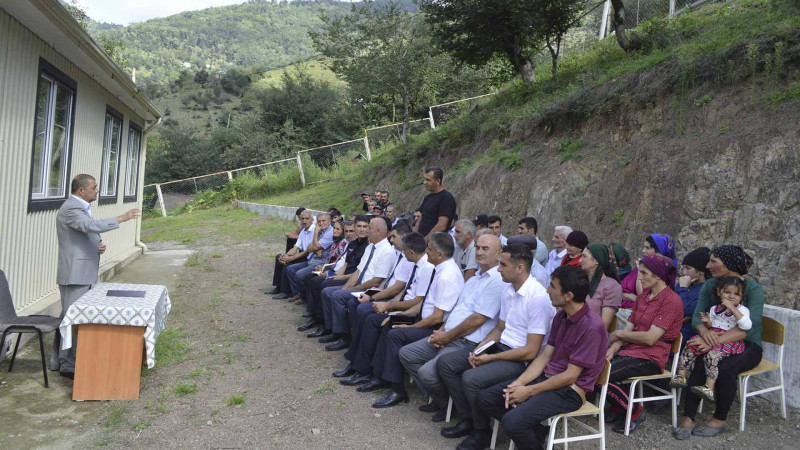 Qəzənfər Ağayev Dolu kəndinin sakinləri ilə görüşüb