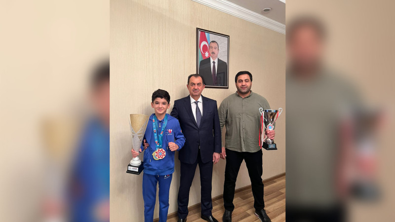 Taleh Qaraşov 13 yaşlı Nizami Əliyevi qəbul edib