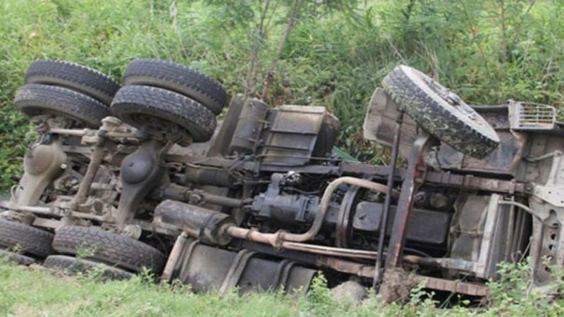 Cəlilabadda “KamAZ”ın aşması nəticəsində sürücü vəfat edib