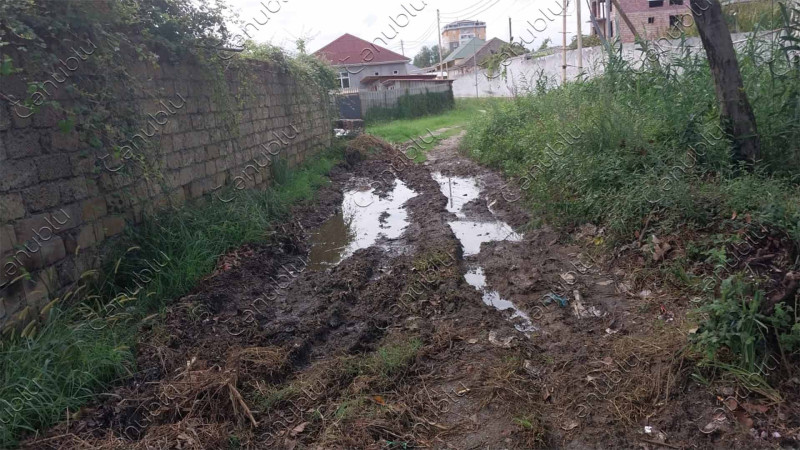 Astaranın bu palçıqlı yolu sakinlərə çətinlik yaradır