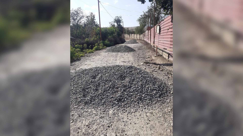 Cəlilabadın Seyidbazar kəndində yollara çınqıl tökülüb