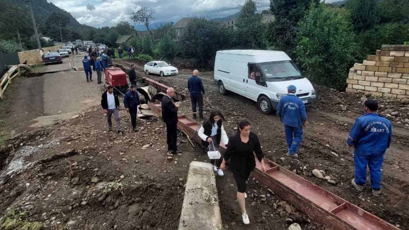 Astara: qəzalı vəziyyətə düşmüş körpünün yerləşdiyi ərazidə hərəkət bərpa olunub