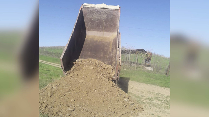 Cəlilabadın Zəhmətabad kəndinin yolları təmir olunub