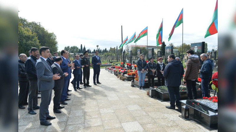 Taleh Qaraşov şəhid Elmar İbayevin anım günündə məzarına baş çəkib