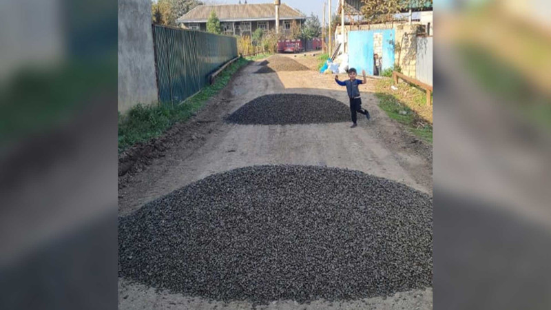 Masallının Ləngan kəndində yollar təmir olunur