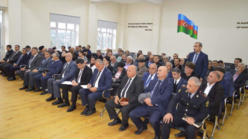 Qəzənfər Ağayev rəhbər şəxslərin iştirakı ilə səyyar qəbul-görüş keçirib