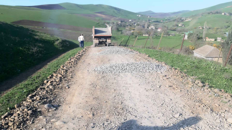 Cəlilabadın Kürdlər kəndinin yollarında təmir işləri aparılıb