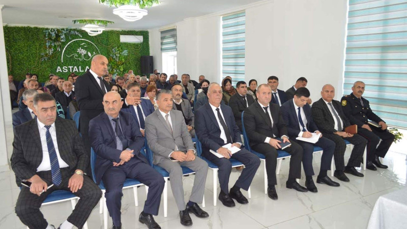 Qəzənfər Ağayev Qamışoba kənd sakinləri ilə görüşüb