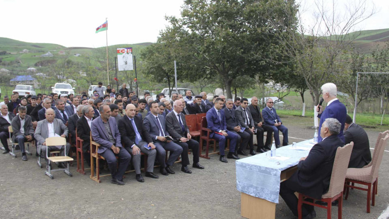 Rafiq Cəlilov Pərdi kənd sakinləri ilə görüş keçirib