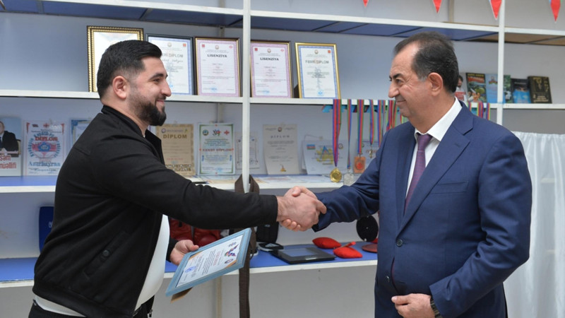 Taleh Qaraşov Vətən müharibəsi əlilinin təsis etdiyi idman klubuna baş çəkib