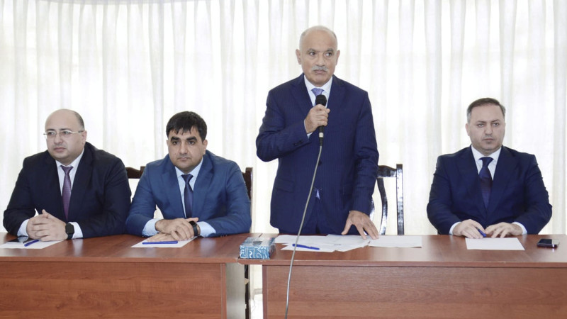 Araz Əhmədov Hişkədərə ərazisinin sakinləri ilə səyyar qəbul keçirib